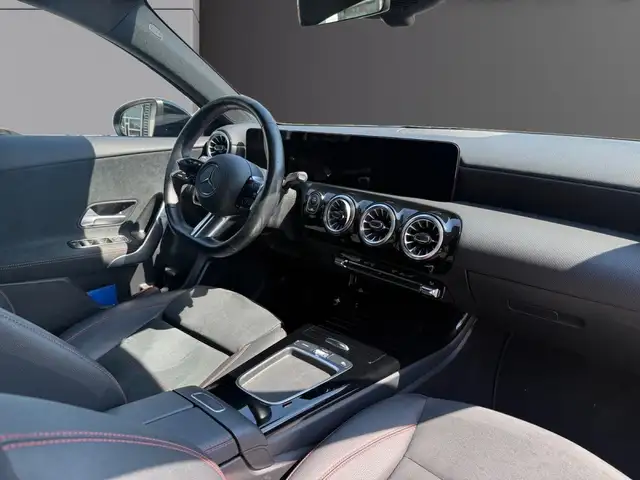 Mercedes-Benz A-Class view 9
