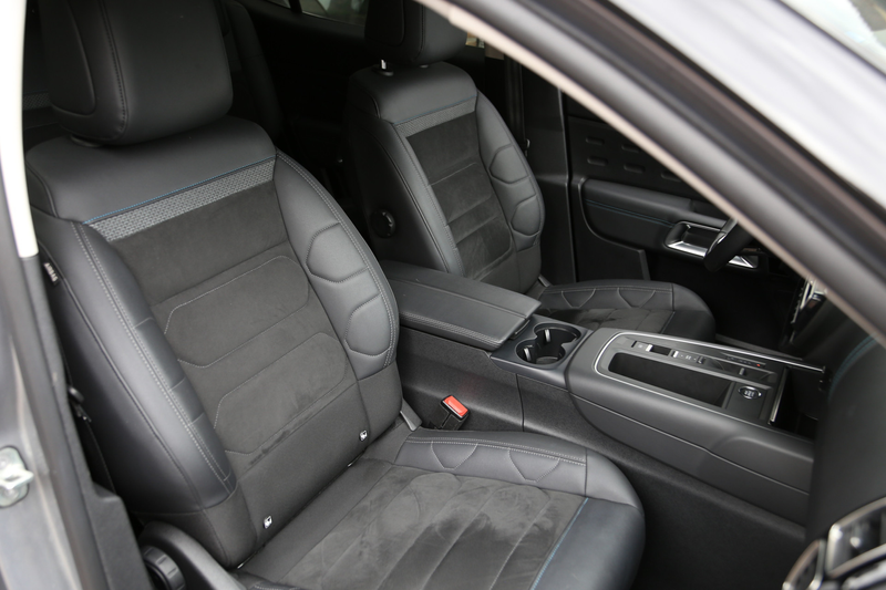 Citroen C5 Aircross 1.6 Plug-in Hybrid 225 Shine Navi ACC LED Camera — photo 10