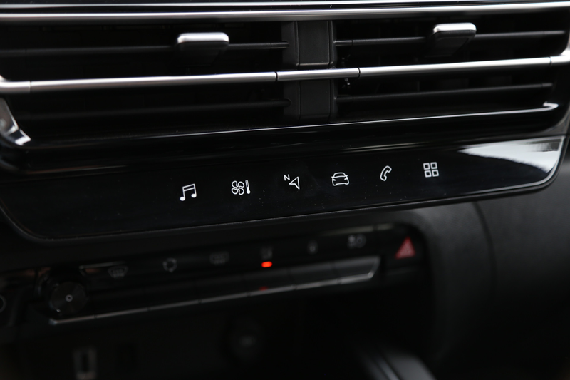 Citroen C5 Aircross 1.6 Plug-in Hybrid 225 Shine Navi ACC LED Camera — photo 15