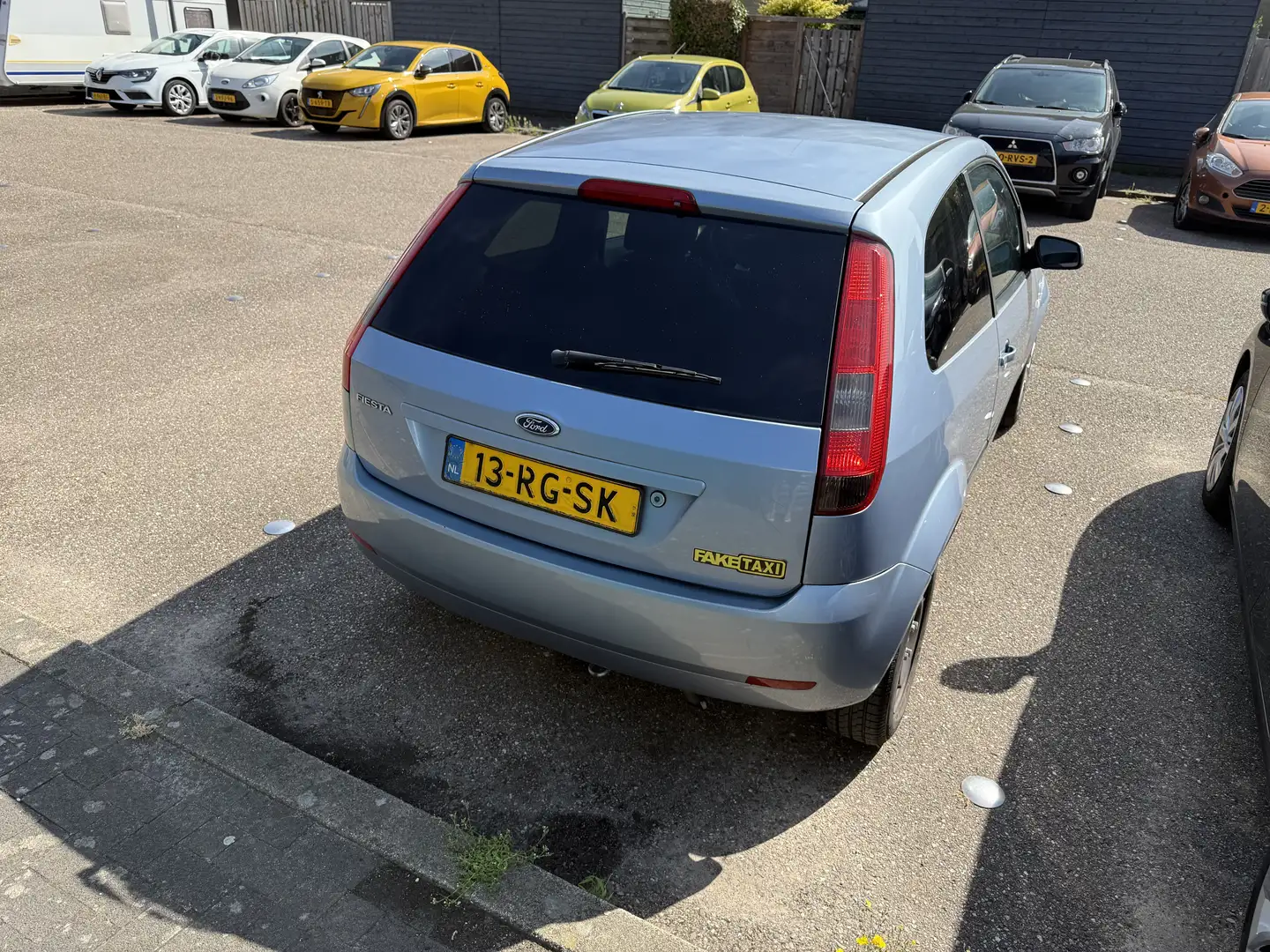 Ford Fiesta 1.4-16V Futura Blauw - 2