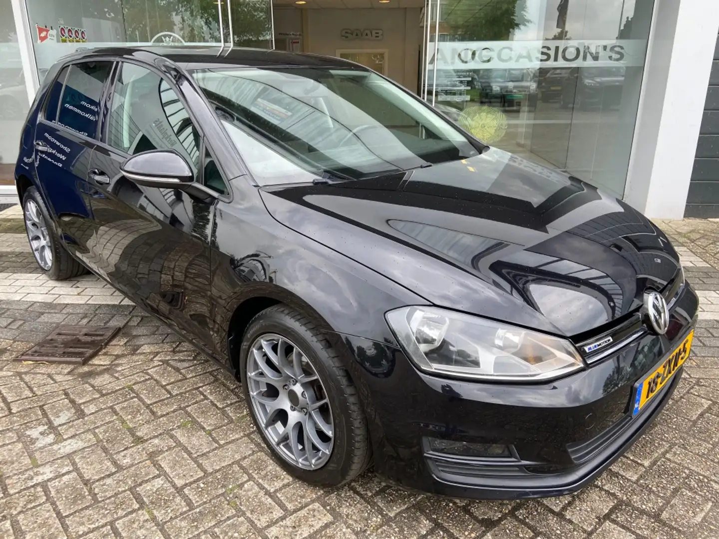 Volkswagen Golf 1.2 TSI Trendline Zwart - 2
