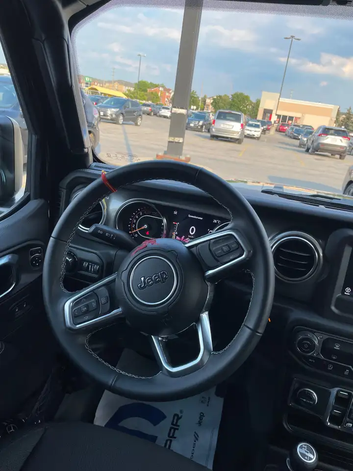 Jeep Wrangler снимка Jeep Wrangler