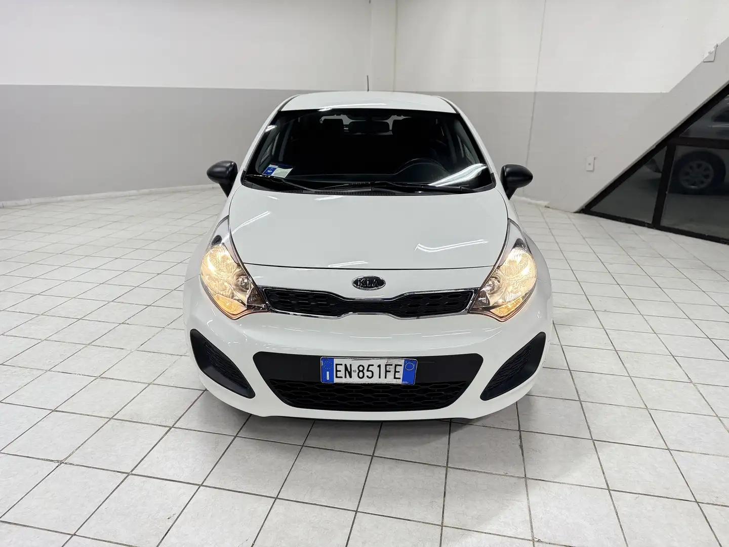 Kia Rio Rio 1.2 CVVT 5P EX (62 kw) Weiß - 1