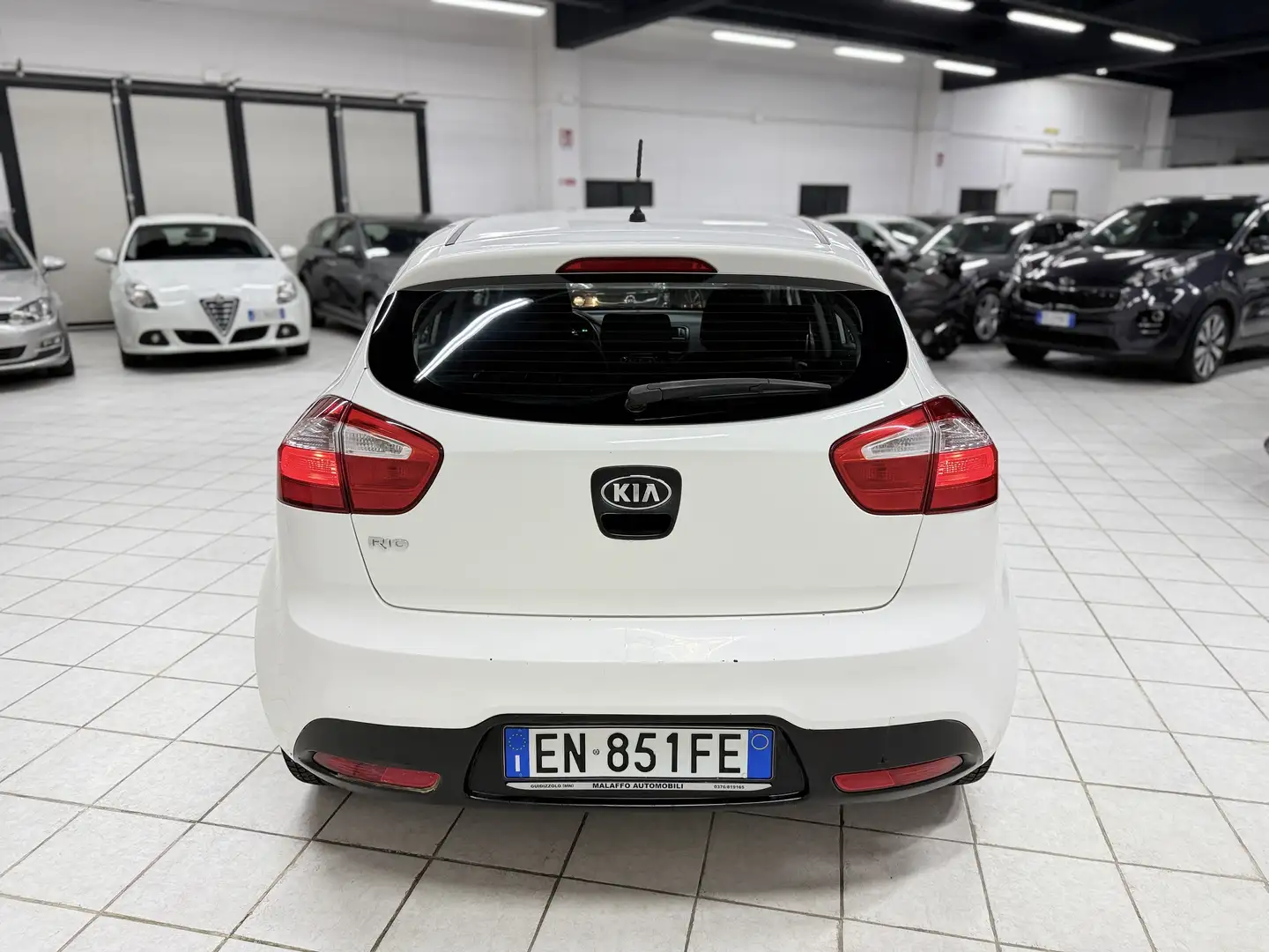 Kia Rio Rio 1.2 CVVT 5P EX (62 kw) Weiß - 2