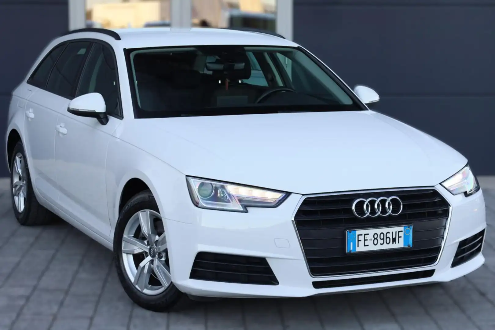 Audi A4 Avant 2.0 TDI 150 CV Wit - 1
