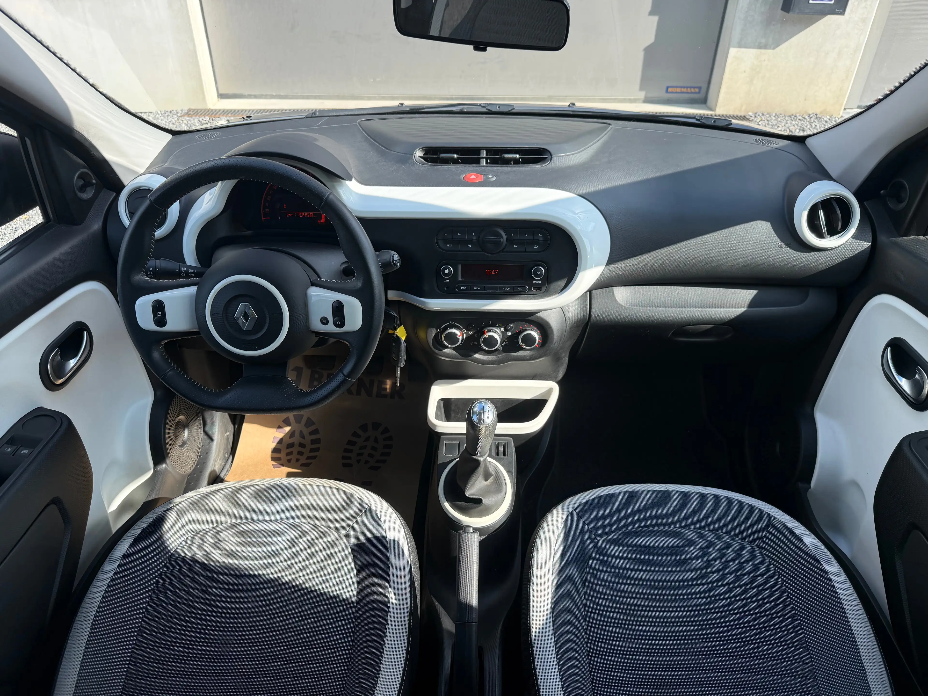 Renault Twingo Twingo 1.0i SCe Limited S — photo 9