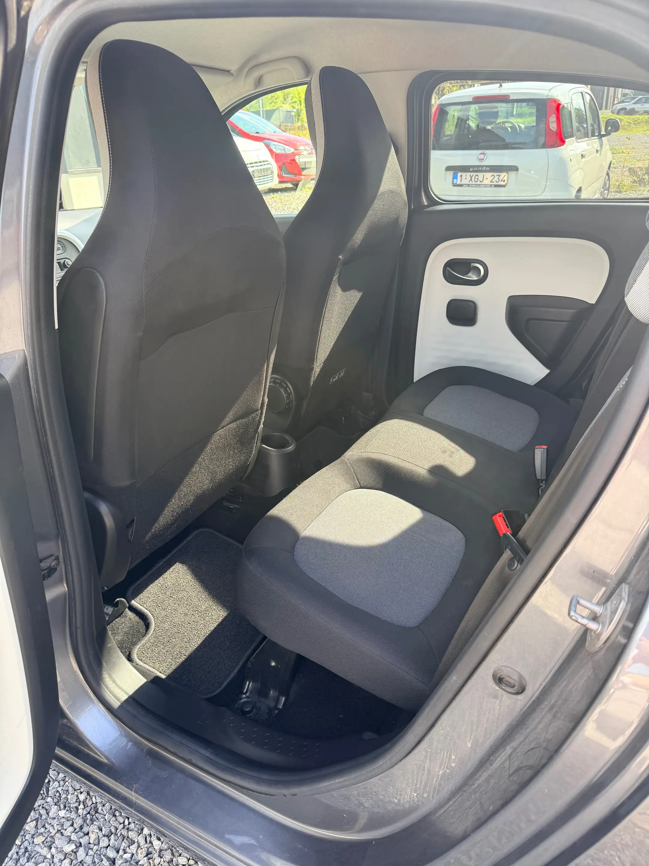 Renault Twingo Twingo 1.0i SCe Limited S — photo 12