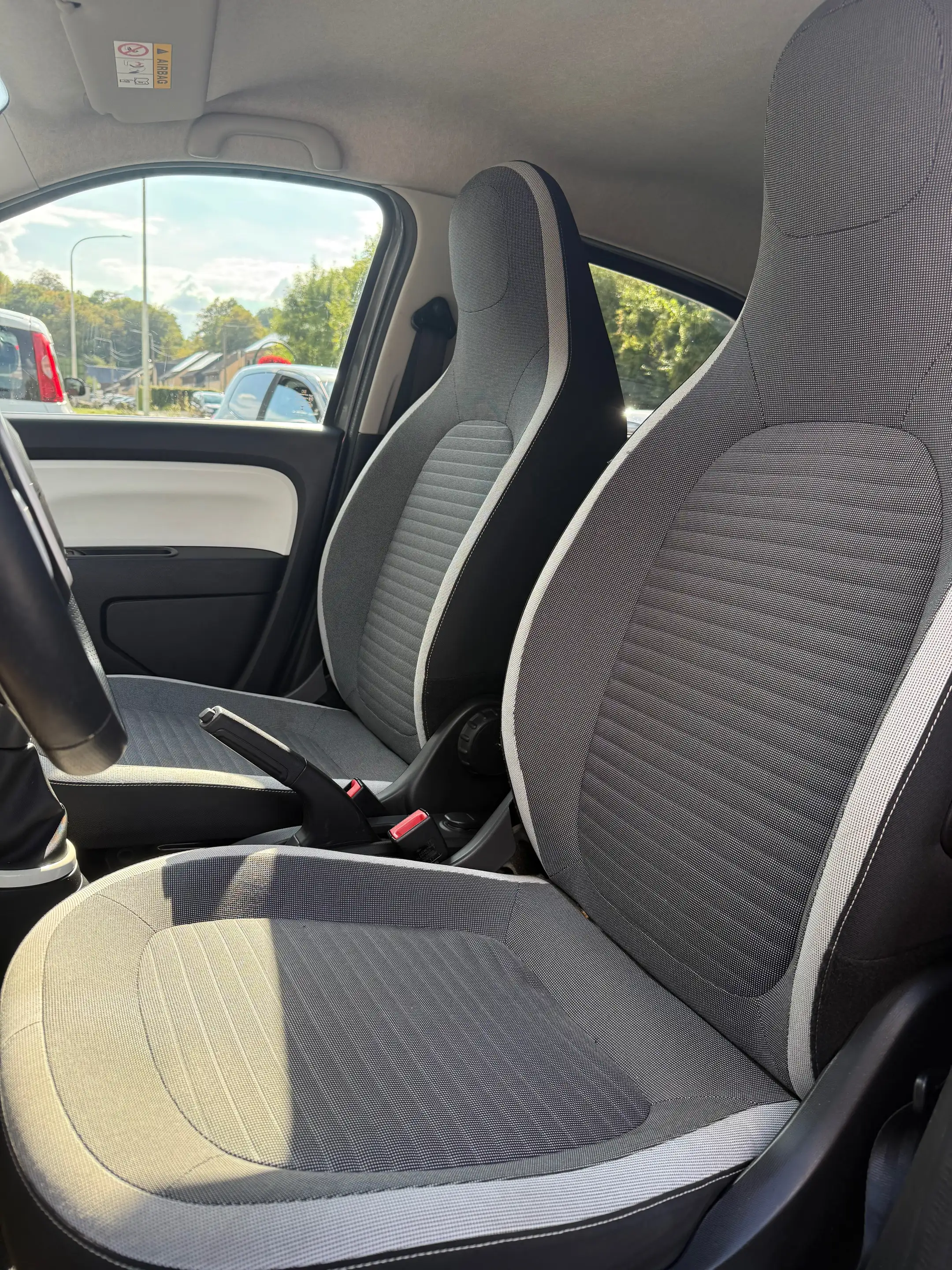 Renault Twingo Twingo 1.0i SCe Limited S — photo 8