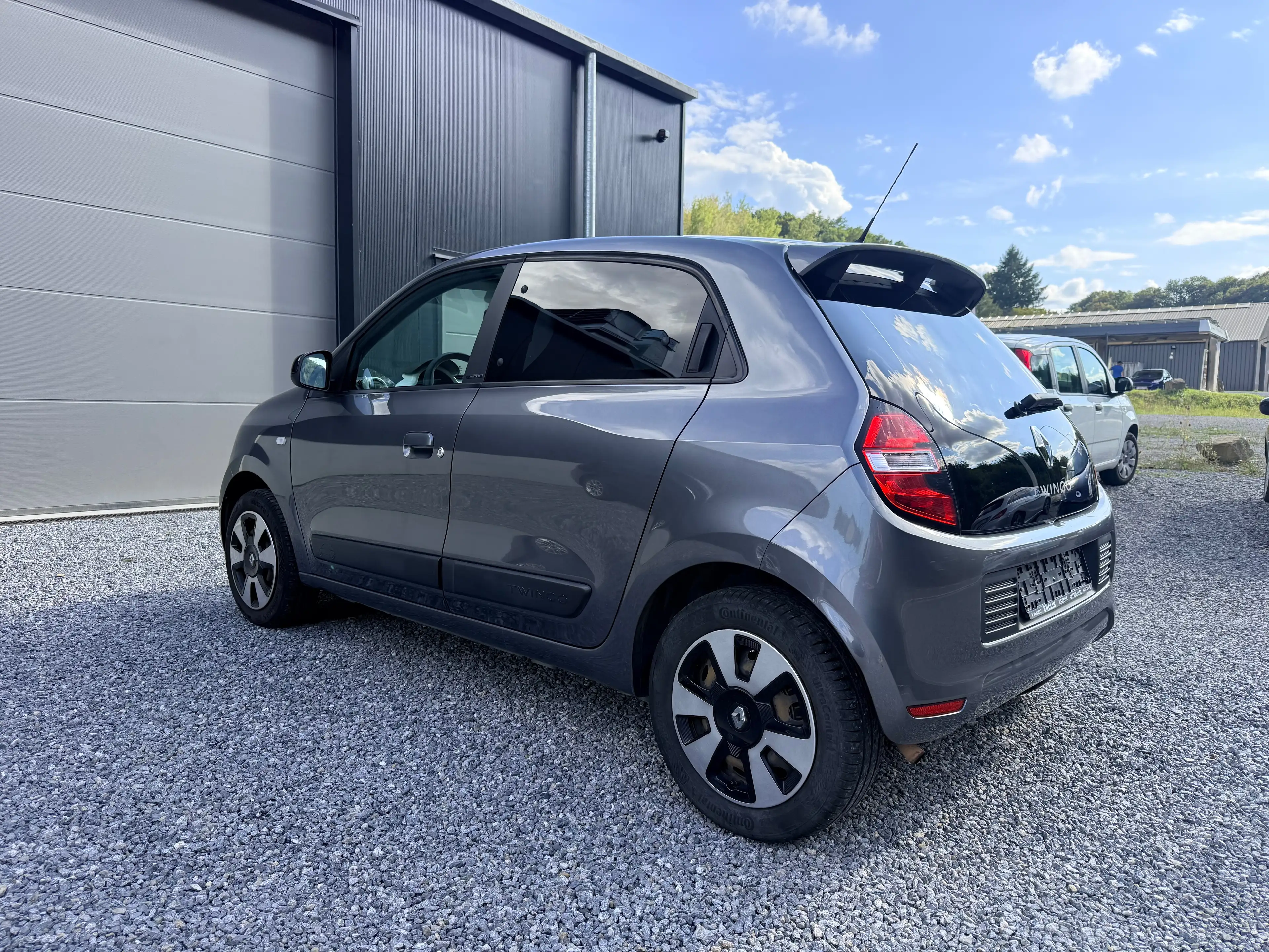 Renault Twingo Twingo 1.0i SCe Limited S — photo 2