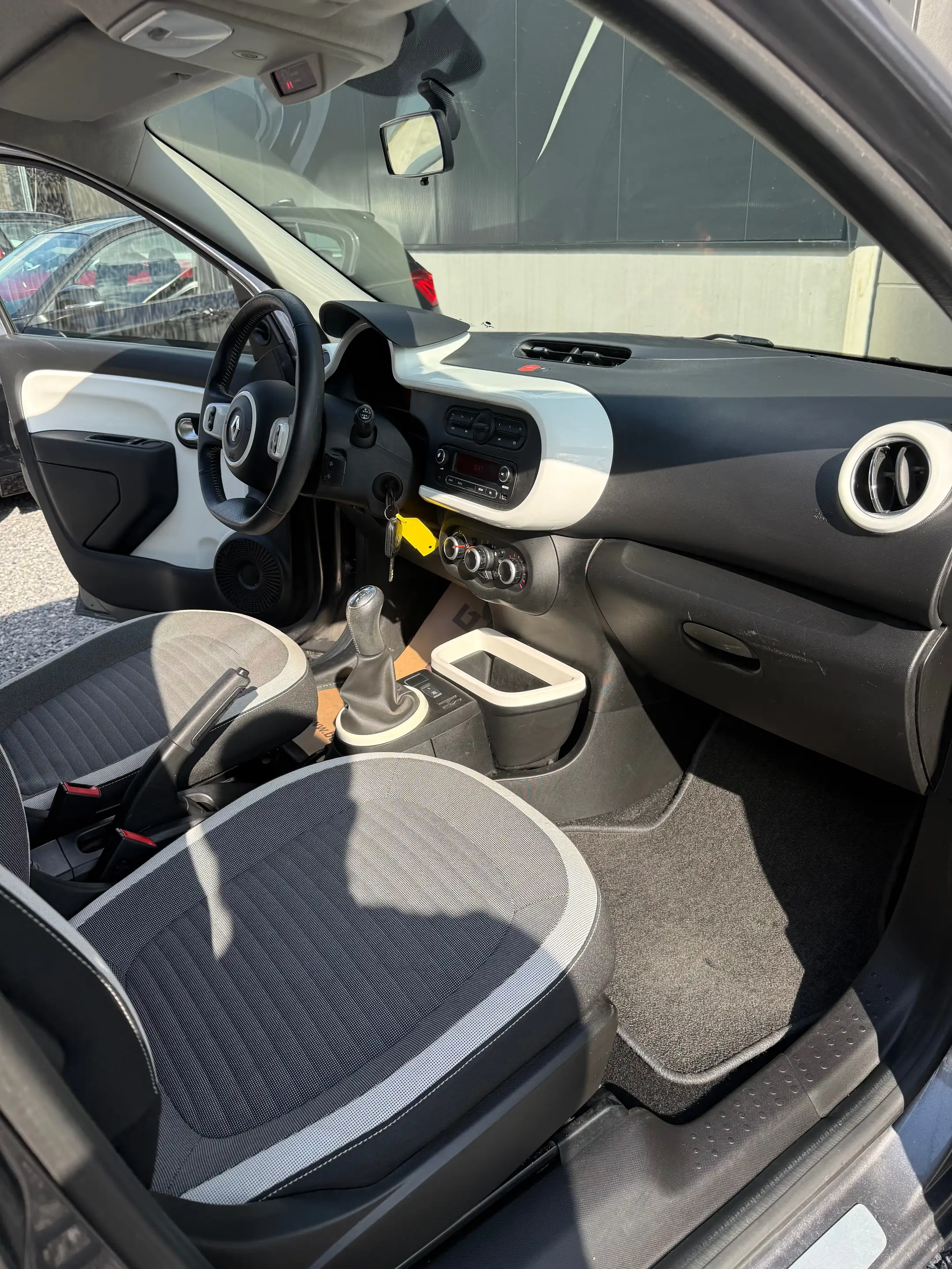 Renault Twingo Twingo 1.0i SCe Limited S — photo 11
