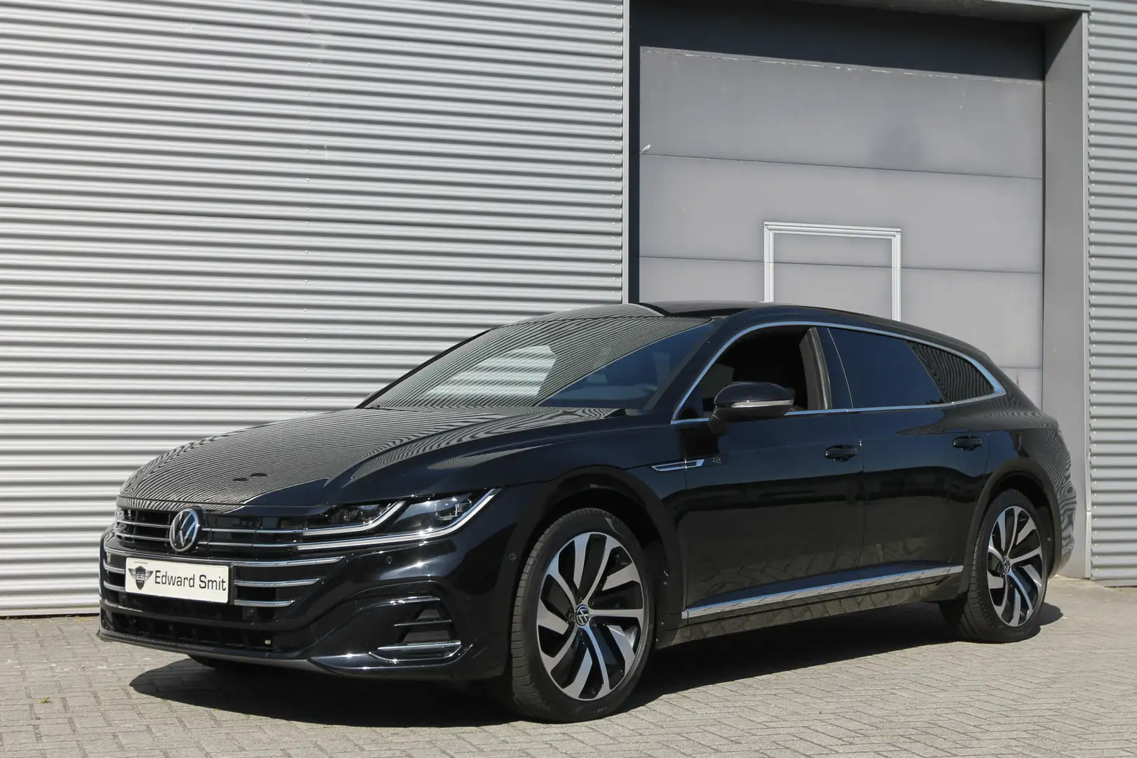 Volkswagen Arteon Shooting Brake 1.4 TSI eHybrid R-Line Business I P Zwart - 1