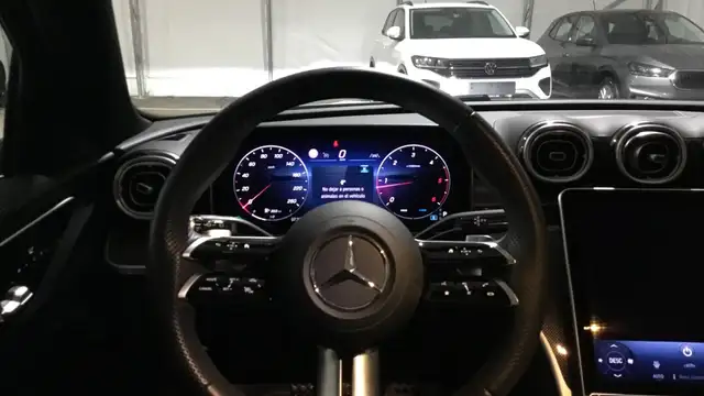 Mercedes-Benz C-Class view 9