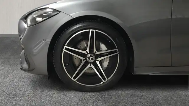 Mercedes-Benz C-Class view 5