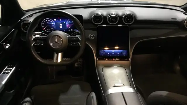 Mercedes-Benz C-Class view 8