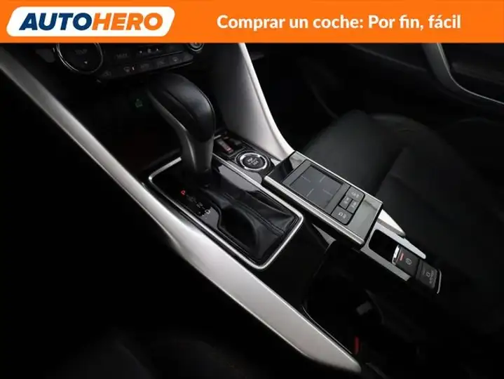 Mitsubishi Eclipse Cross 2018, foto 32