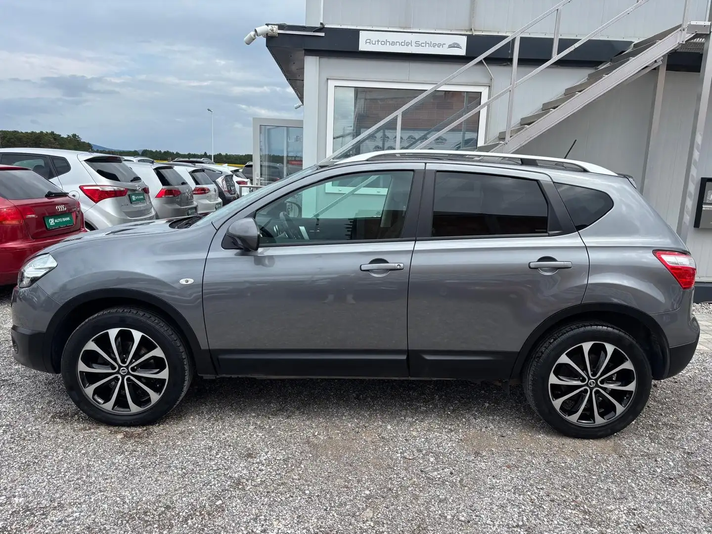 Nissan Qashqai 1.6 dCi I-Way_77 930 km_NAVI_360Kamera_Serviceheft Grau - 2
