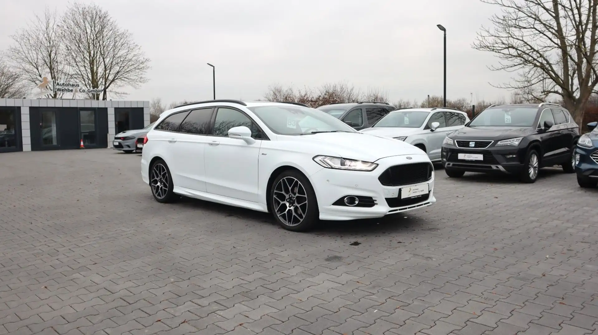 Ford Mondeo ST Line Aut LED Pano Leder Navi R.Cam AHK Weiß - 1