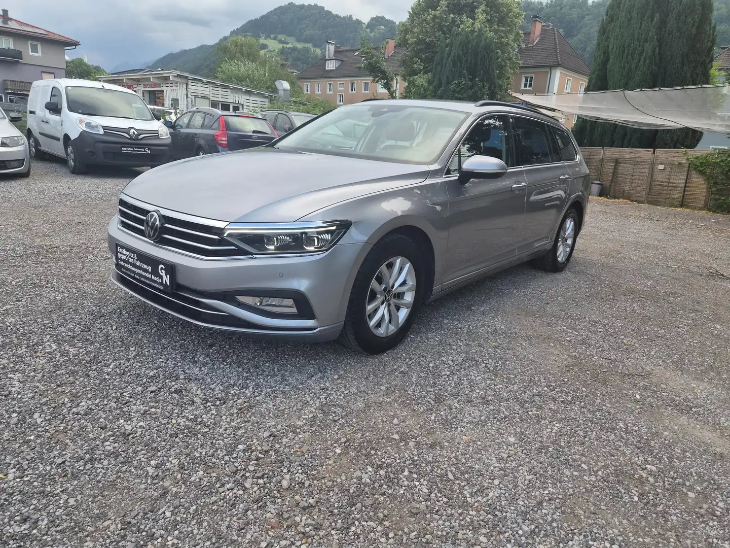 Volkswagen Passat Business 2.0 TDI DSG Silber - 1