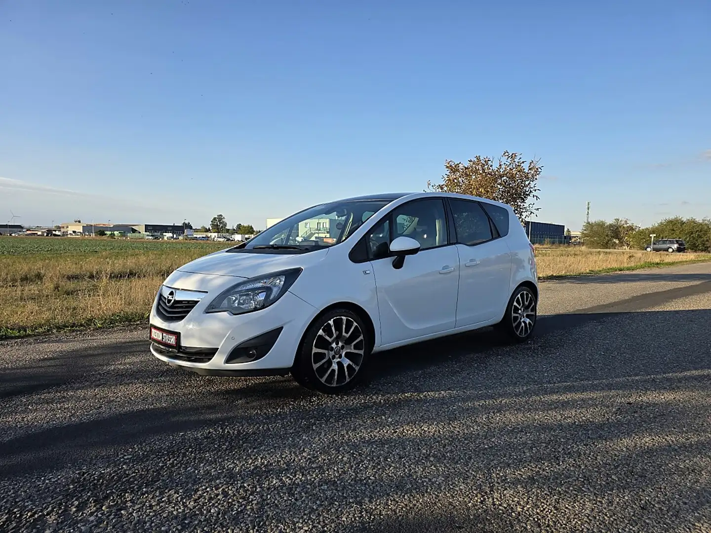 Opel Meriva B 1.4 Turbo Color Weiß - 2