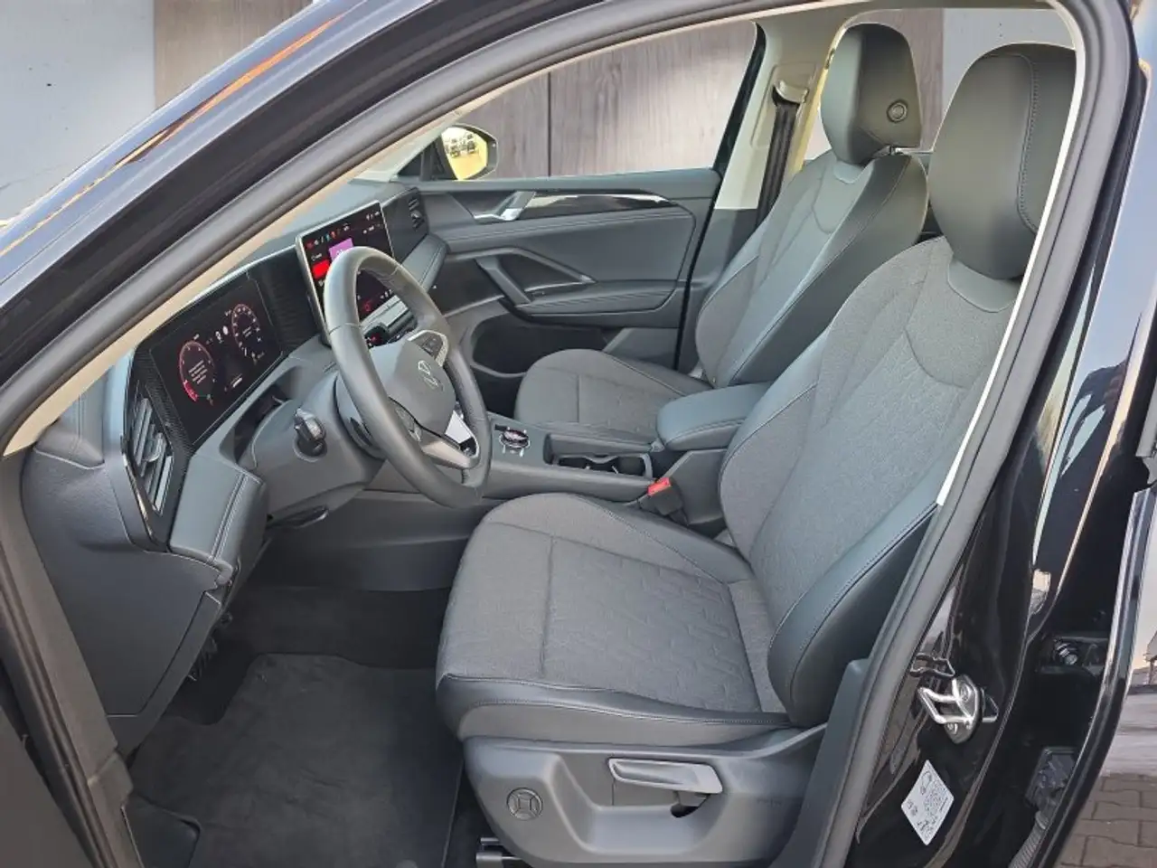 Volkswagen Tiguan 2,0TDI DSG Kamera/LED/ACC/App Connect ** 10