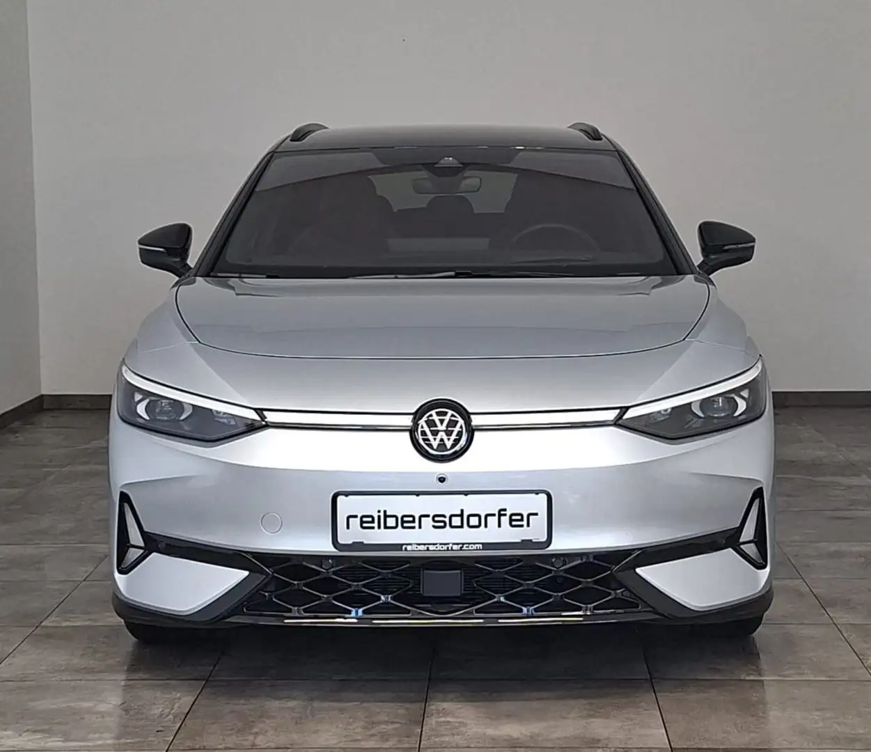 Volkswagen ID.7 Tourer GTX 4MOTION 250 kW Business Silber - 2