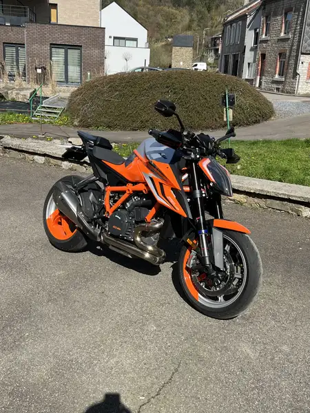 KTM 1290 Super Duke R - foto 2