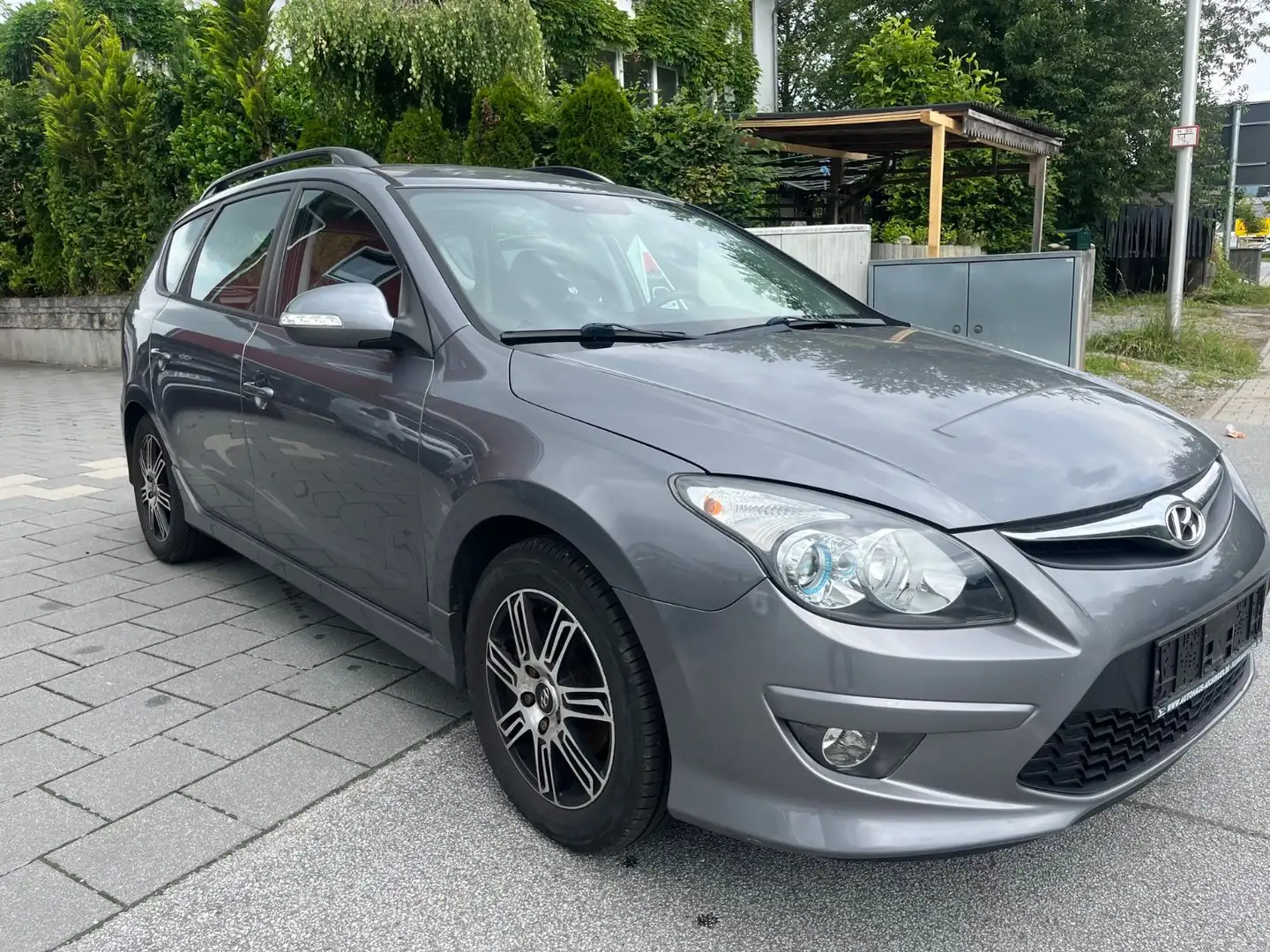 Hyundai i30 CW 1.4  Edition 20 Grau - 1