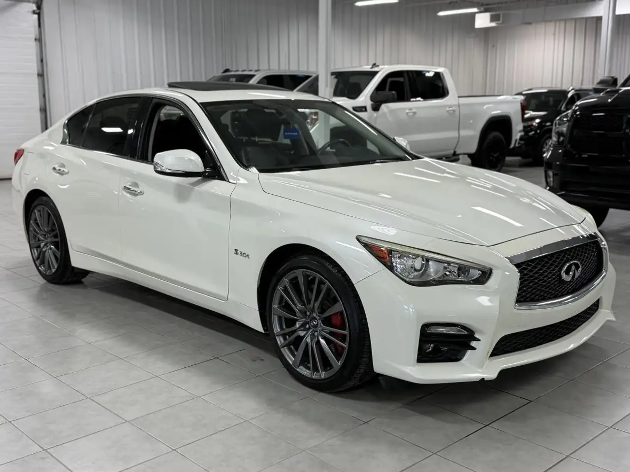 Infiniti Q50 снимка Infiniti Q50