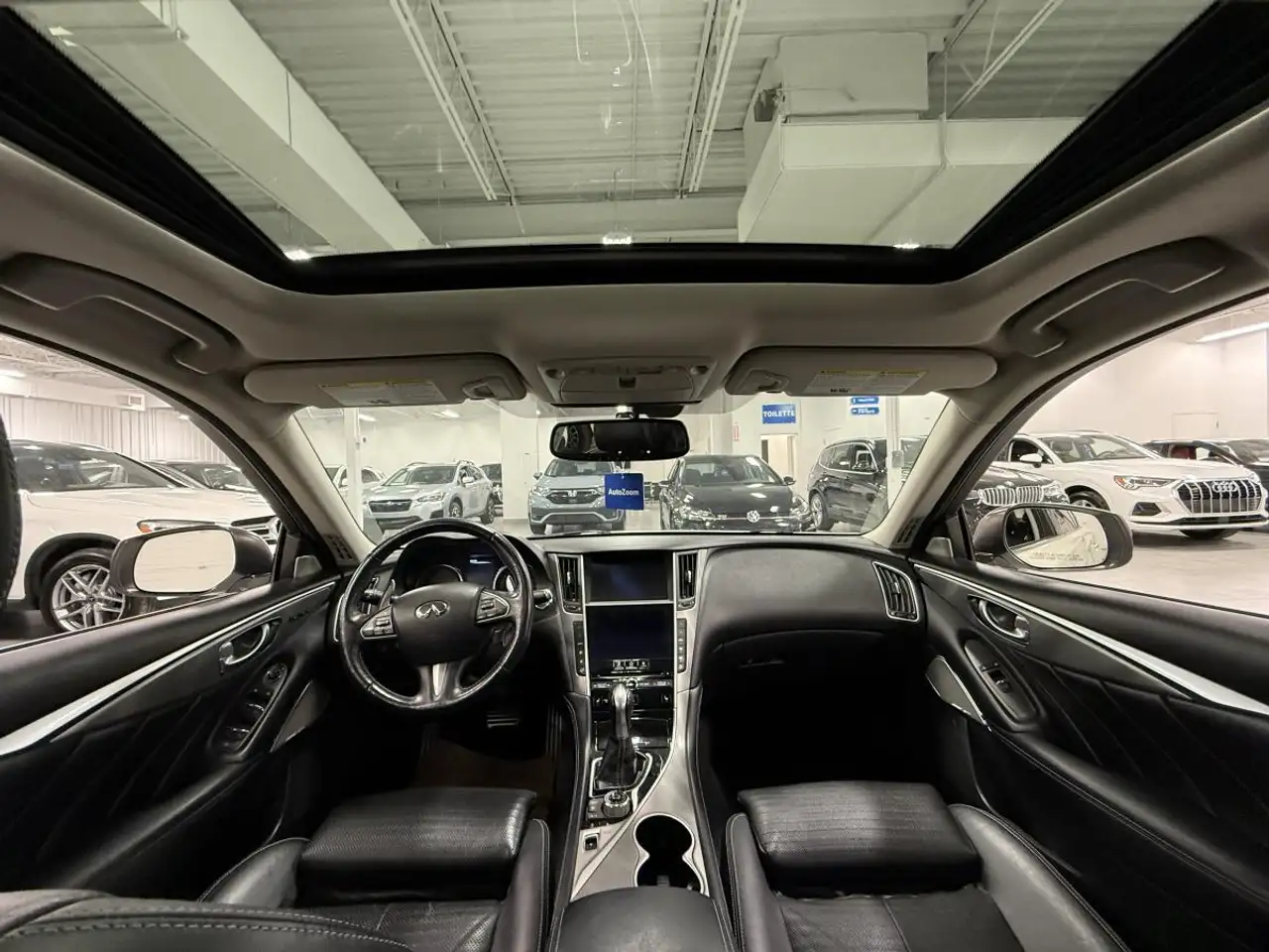 Infiniti Q50 снимка Infiniti Q50