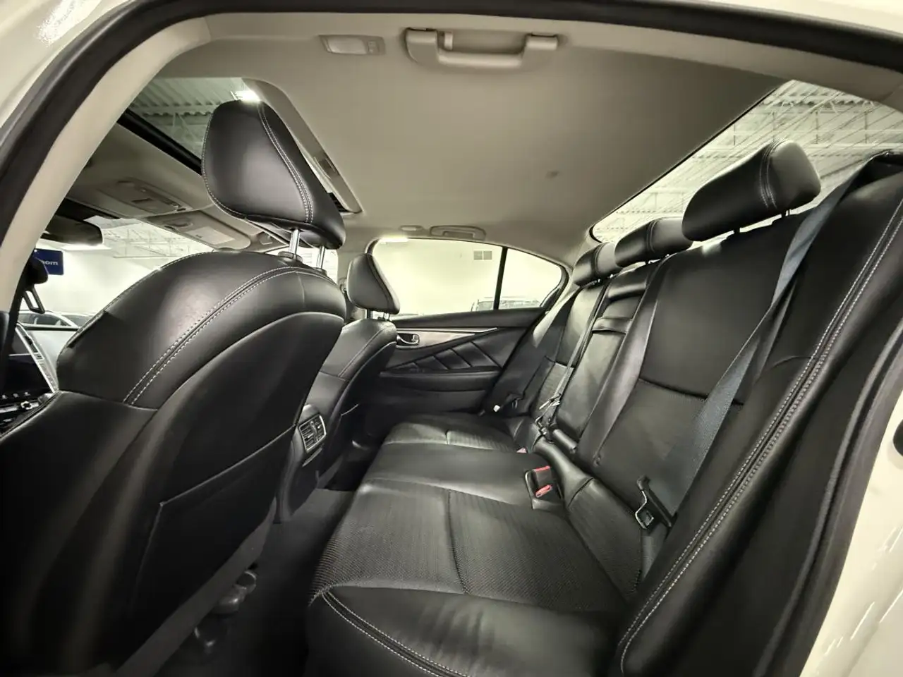 Infiniti Q50 снимка Infiniti Q50