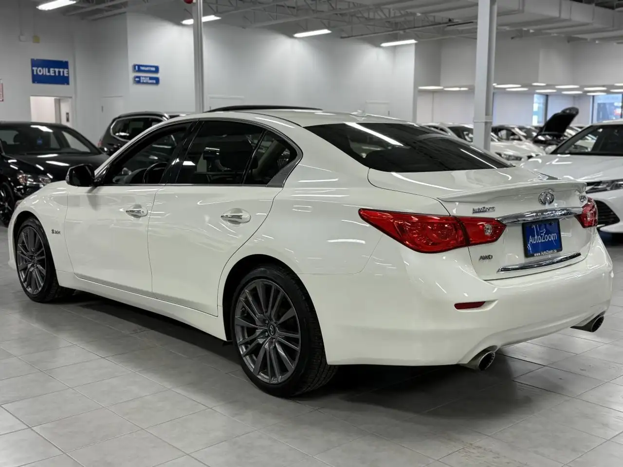 Infiniti Q50 снимка Infiniti Q50