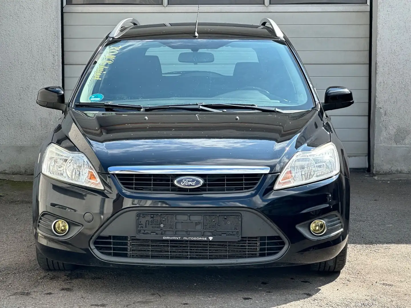 Ford Focus Turnier 1.6 TDCi*KLIMA*AHK*ALU*ZV*EURO5* Schwarz - 2