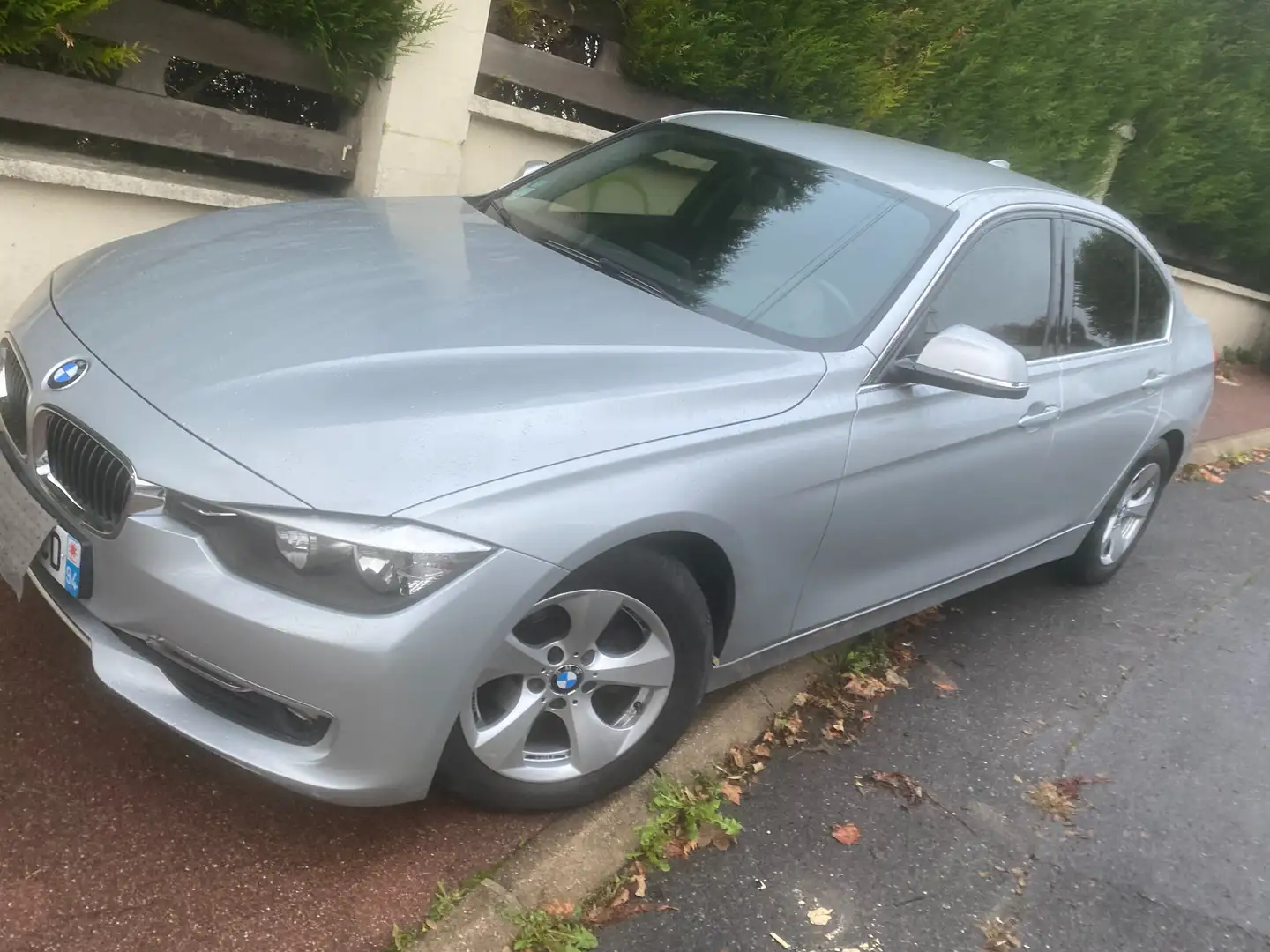 BMW 320 320d 163 ch EfficientDynamics Edition Luxury Gris - 1