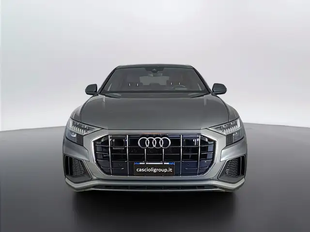 Audi Q8 view 2