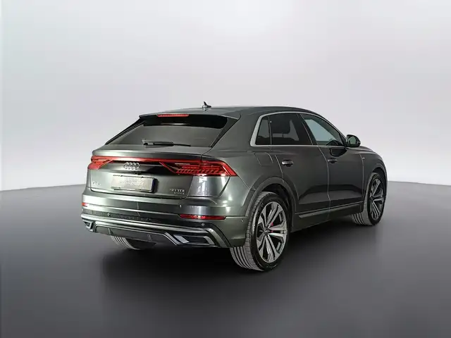 Audi Q8 view 6