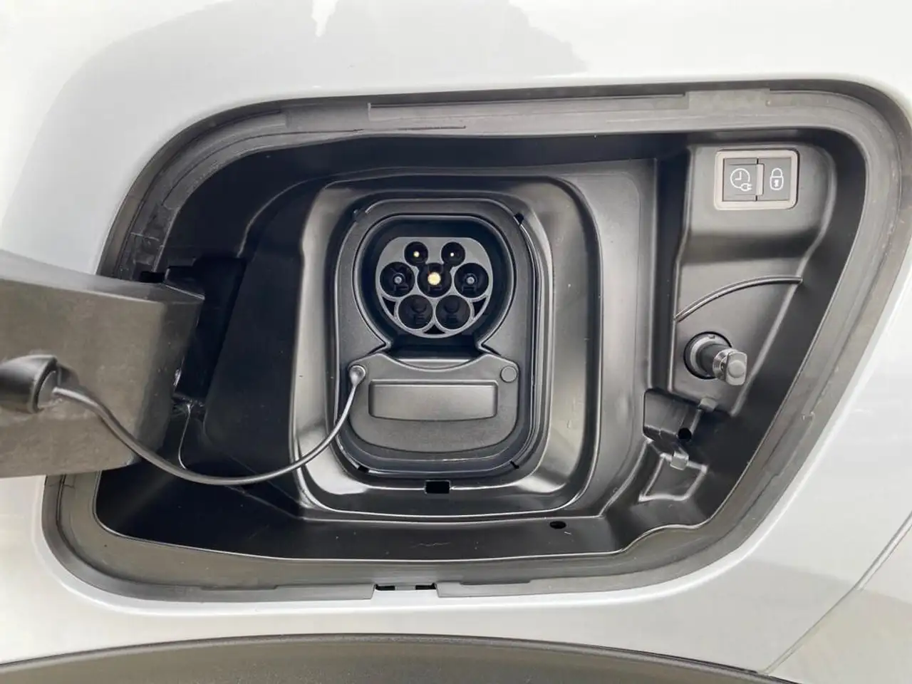 Peugeot e-2008 2008 54 kWh Allure - PROMO 16