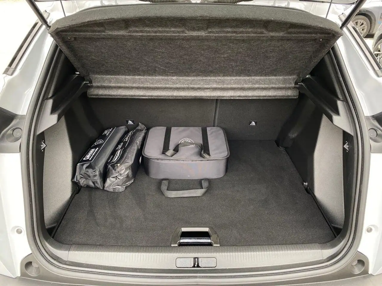 Peugeot e-2008 2008 54 kWh Allure - PROMO 9