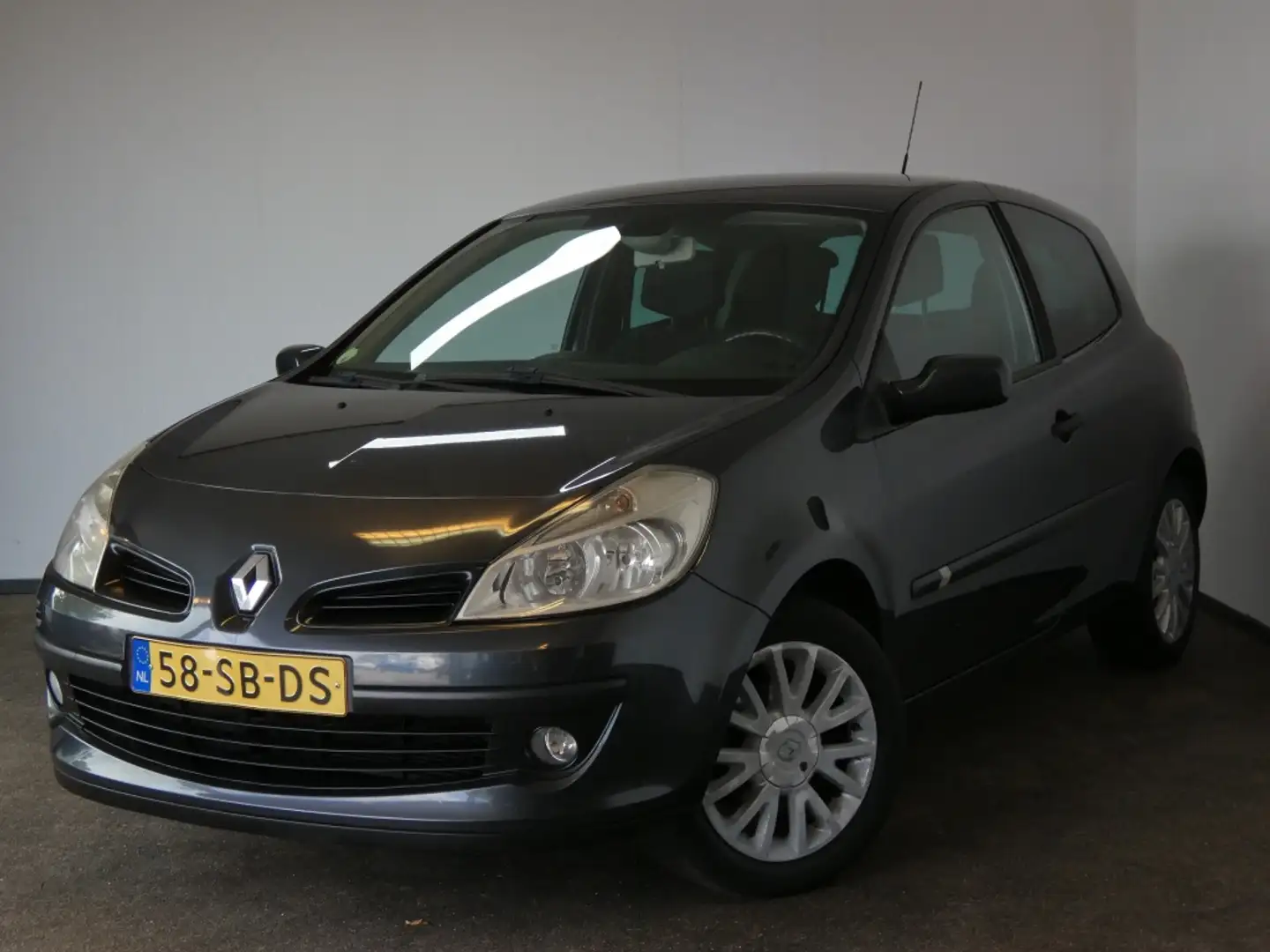 Renault Clio Nwe APK Airco 1.6-16V Dynam.Luxe siva - 1