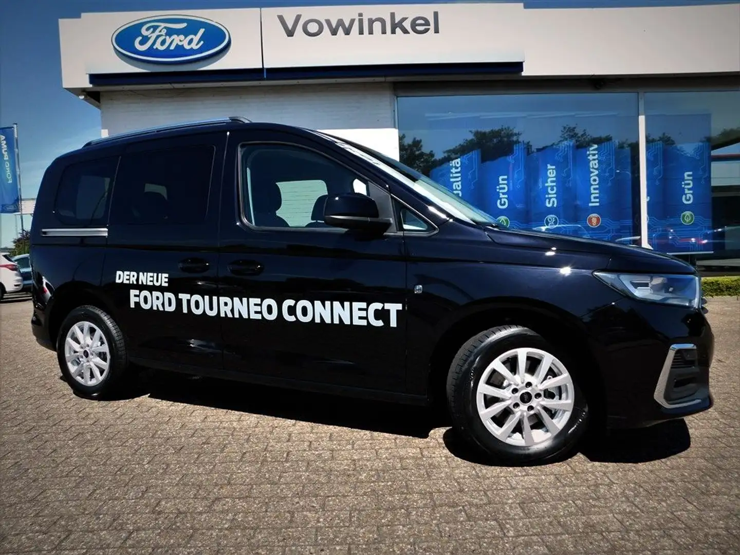 Ford Tourneo Connect Titanium *AAC*DAB*GRA*PDC*Navi* Zwart - 1