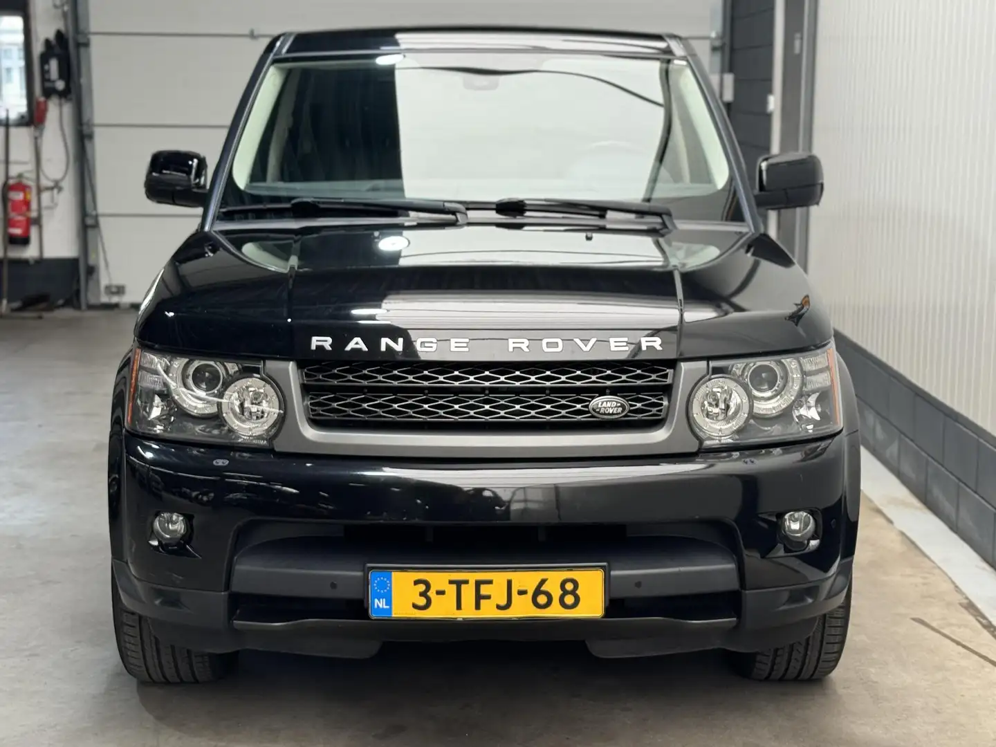 Land Rover Range Rover Sport 3.0 TdV6 S Zwart - 2