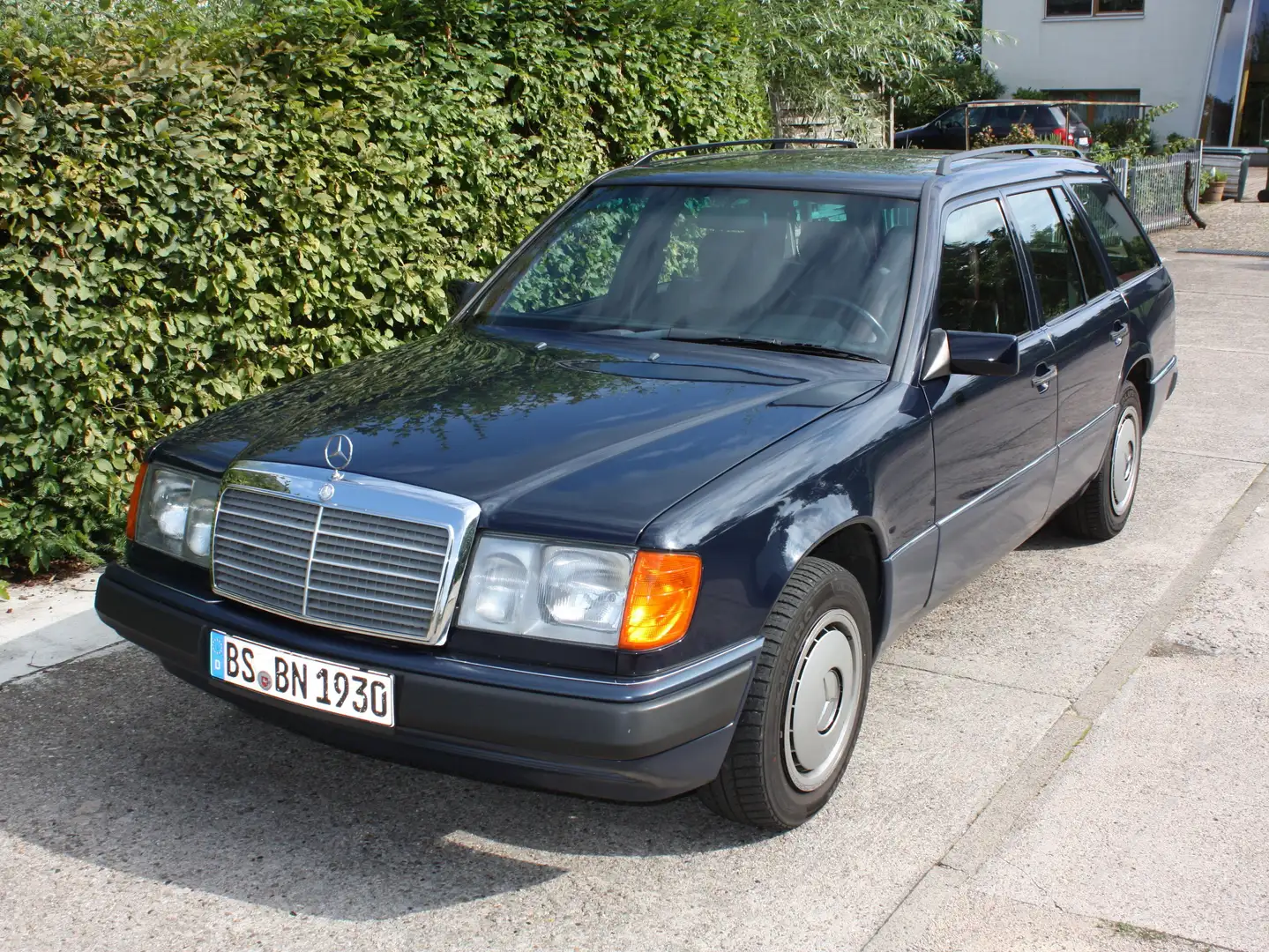 Mercedes-Benz E 300 W124 300TE 6-Zylinder H-Zulassung 7-Sitzer Bleu - 1