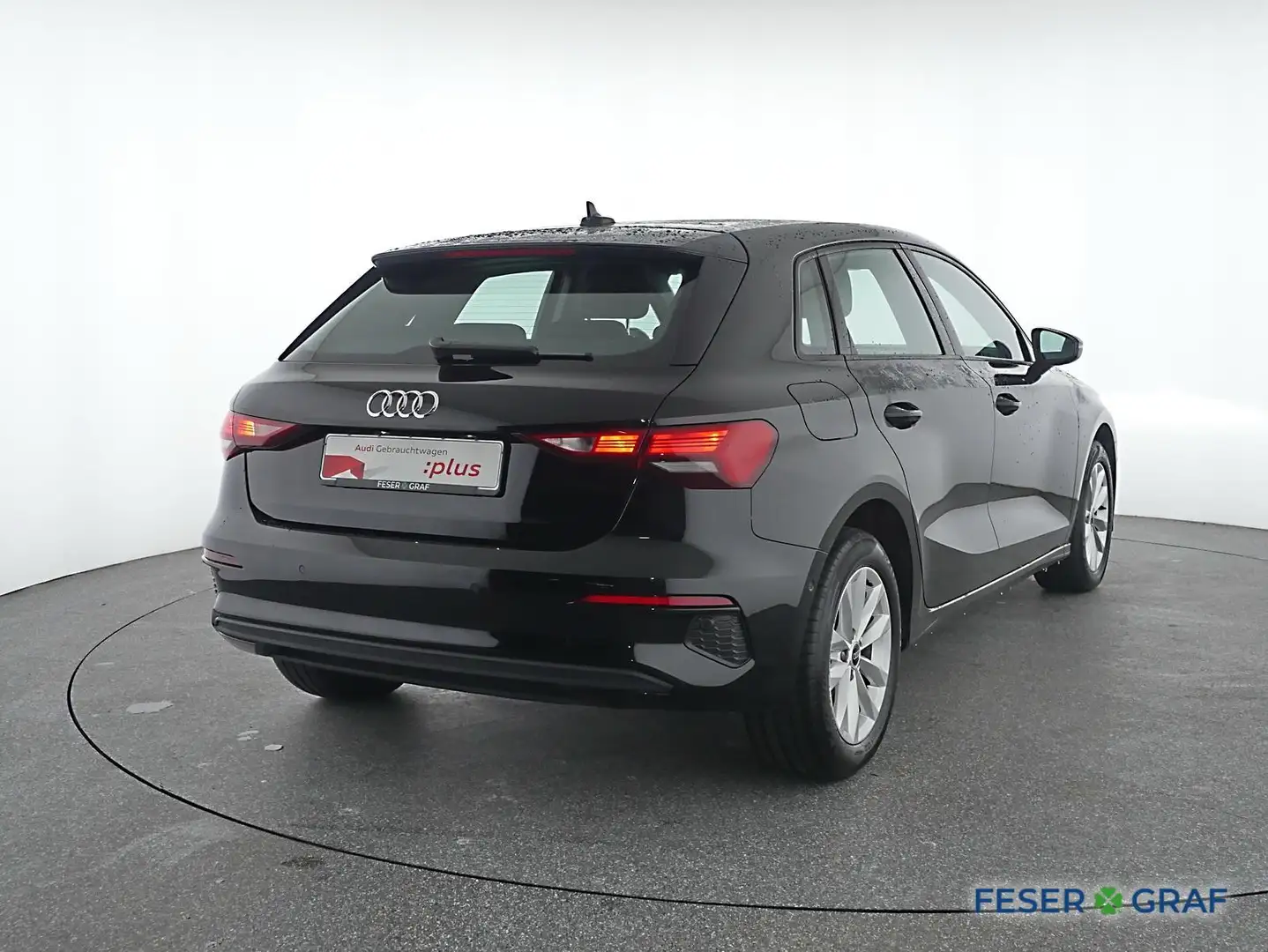 Audi A3 30 TFSI PDC,Sitzhzg,V-Cockpit,16" Zwart - 2
