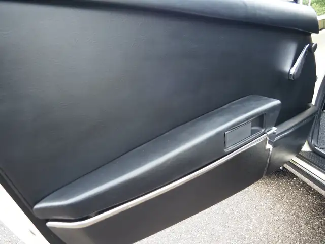 Porsche 911 view 12