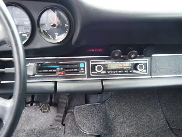 Porsche 911 view 15