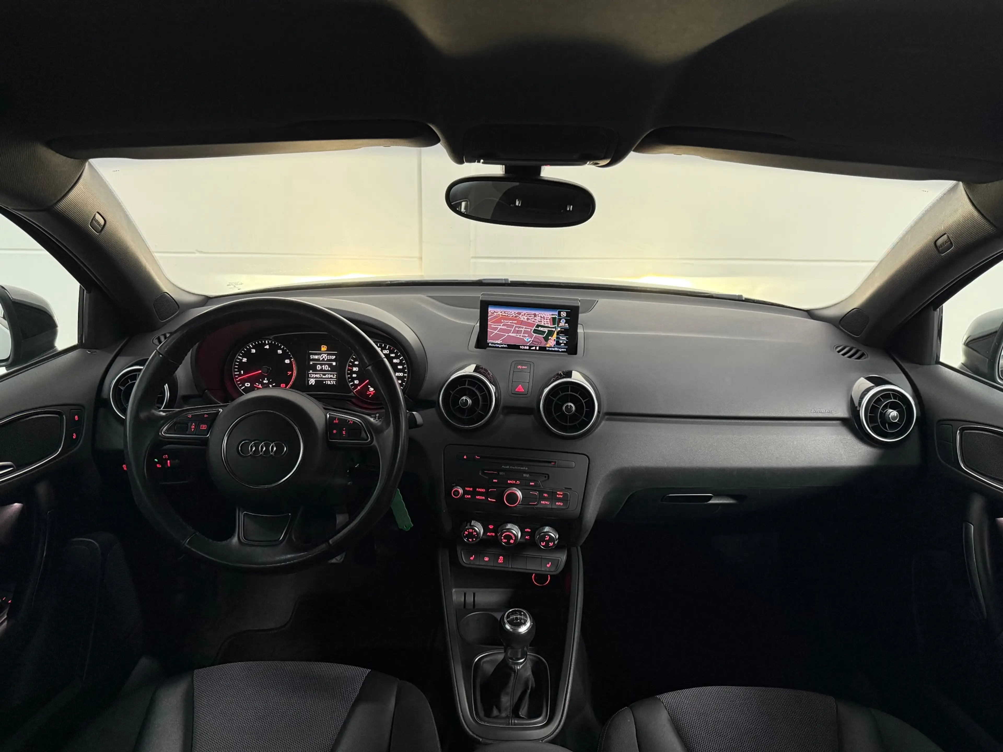 Audi A1 Sportback 1.4 TFSI Ambition Xenon Navi Pdc Clima — photo 13