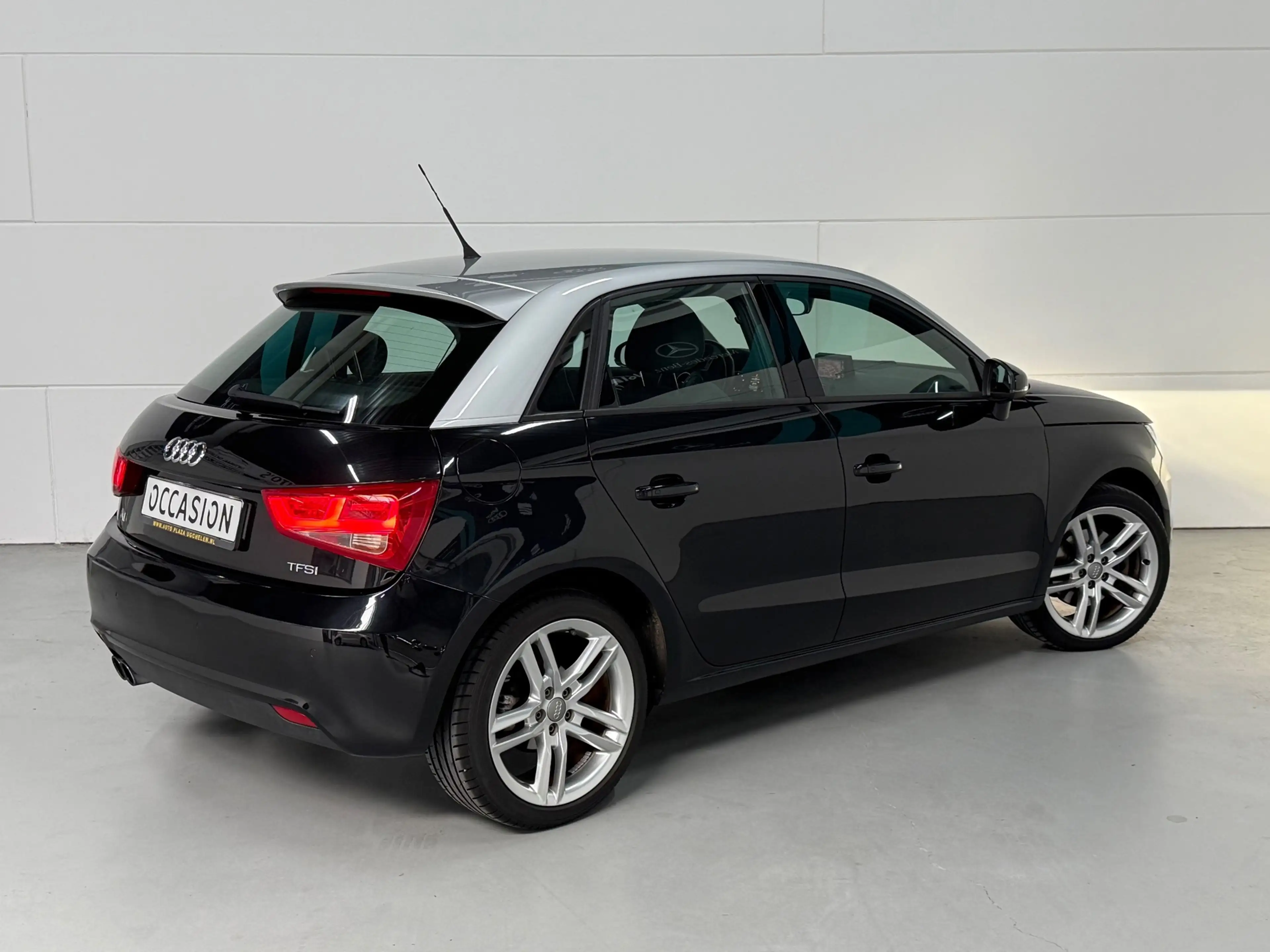 Audi A1 Sportback 1.4 TFSI Ambition Xenon Navi Pdc Clima — photo 4