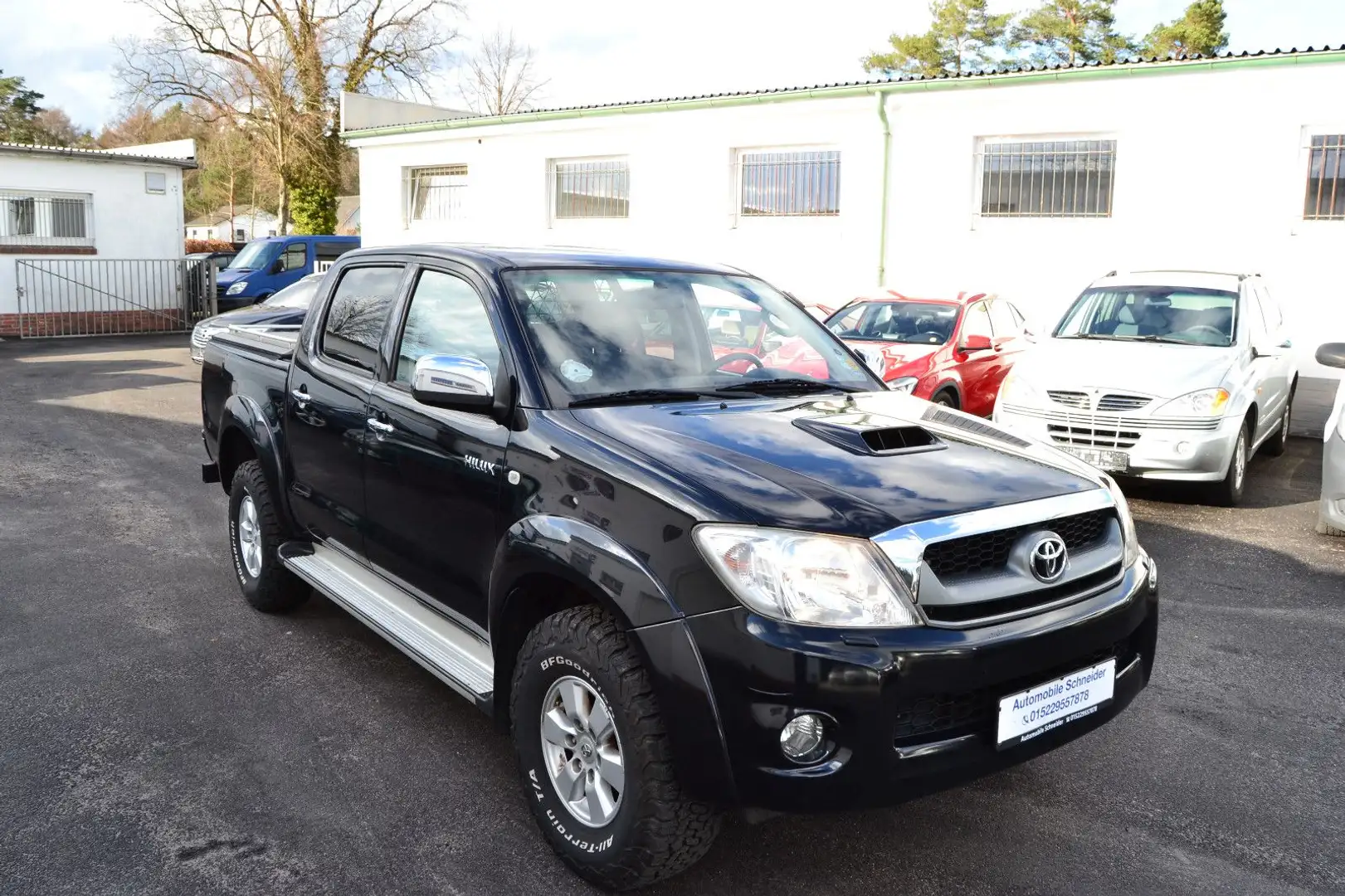 Toyota Hilux 2,5 Doppel Cab Fekete - 2