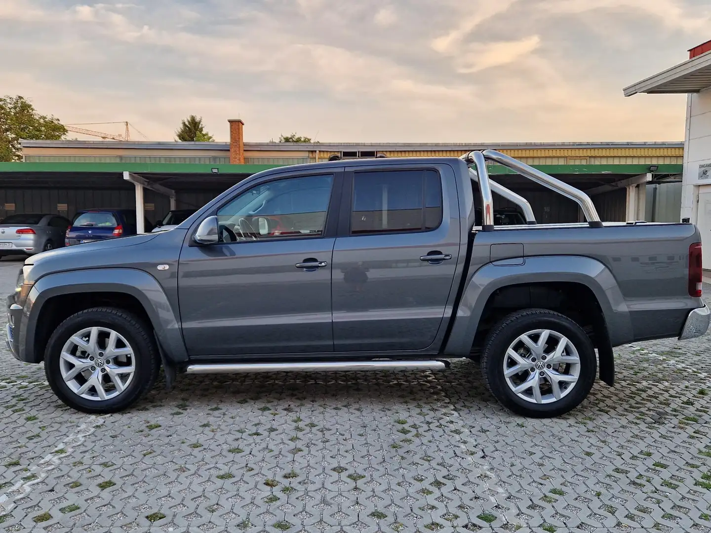 Volkswagen Amarok DoubleCab Highline 3,0 TDI 4Motion Grau - 2