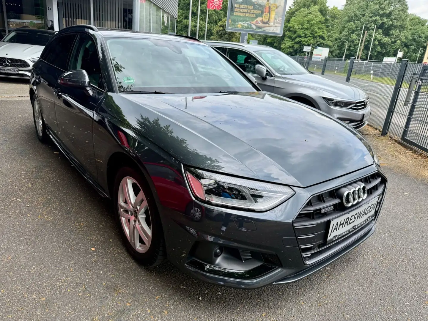 Audi A4 Avant 40 TFSI quattro advanced Pano AHK Leder Grau - 1