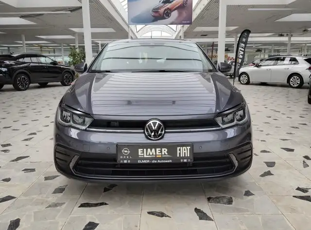 Volkswagen Polo view 3